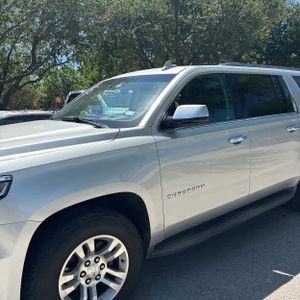 CHEVROLET SUBURBAN LT - 2