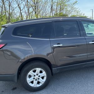 CHEVROLET TRAVERSE LS - 9