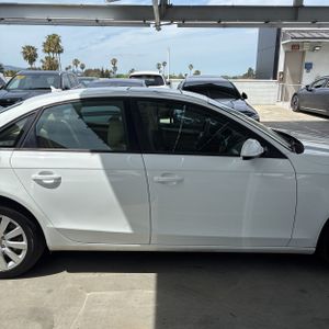 AUDI A4 2.0T PREMIUM - 9