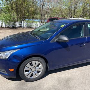 CHEVROLET CRUZE LS AUTO - 2