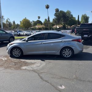 HYUNDAI ELANTRA SE - 3