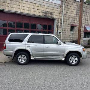 2001 Toyota 4RUNNER SR5 photo 9