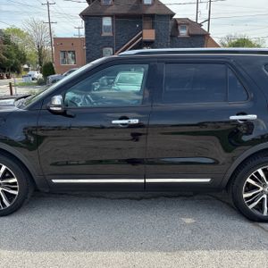 FORD EXPLORER PLATINUM - 4