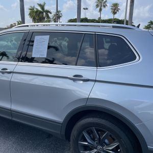 صورة 6 لـ 2024 Volkswagen TIGUAN SE