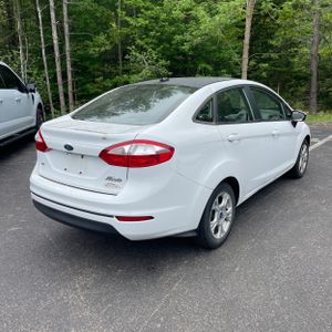 FORD FIESTA SE - 8