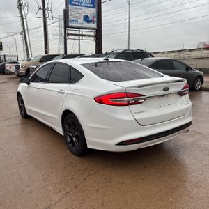 FORD FUSION SE - 4