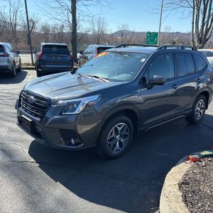SUBARU FORESTER PREMIUM - 1