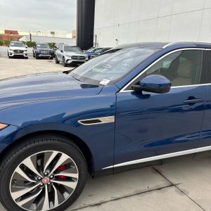 صورة 2 لـ 2021 Jaguar F-PACE P250 S