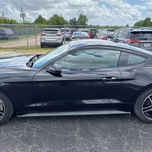 FORD MUSTANG ECOBOOST - 4