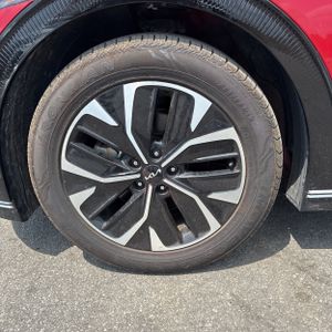 2024 KIA EV6 WIND — миниатюра 17