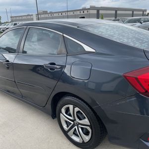 صورة 6 لـ 2016 Honda CIVIC LX