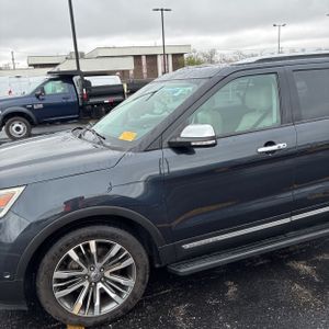 FORD EXPLORER PLATINUM - 2