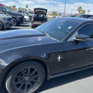 FORD MUSTANG BASE - 2