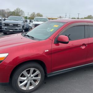 MITSUBISHI OUTLANDER SPORT ES - 2