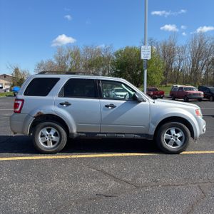 FORD ESCAPE XLT - 10