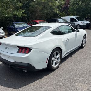 2026 FORD MUSTANG ECOBOOST PREMIUM — фото 8