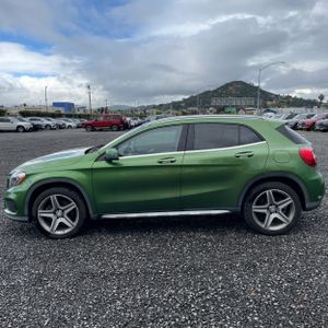 MERCEDES-BENZ GLA - 3