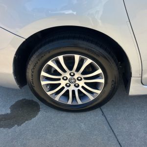 2020 Toyota SIENNA XLE 8-PASSENGER 照片 19