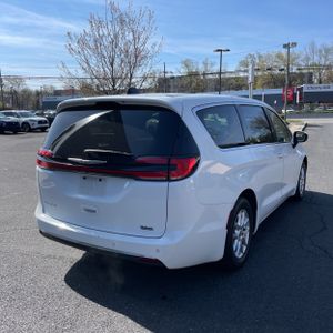 CHRYSLER PACIFICA TOURING L - 8