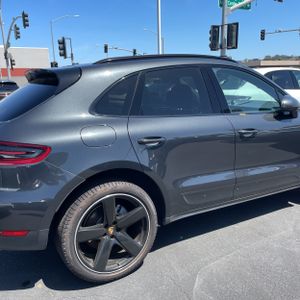 PORSCHE MACAN S - 9