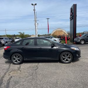 FORD FOCUS SE - 10