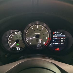 2023 Porsche MACAN T — миниатюра 41