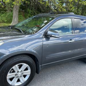 CHEVROLET TRAVERSE LT - 2
