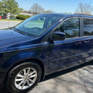 DODGE GRAND CARAVAN SXT - 2