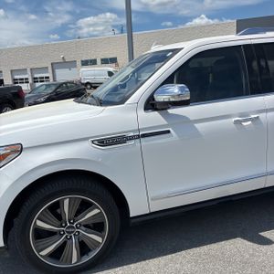 LINCOLN NAVIGATOR BLACK LABEL - 2