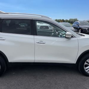 2016 Nissan ROGUE SV — миниатюра 11