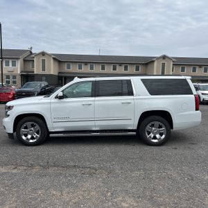 CHEVROLET SUBURBAN LT - 3