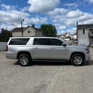 CHEVROLET SUBURBAN LT - 10