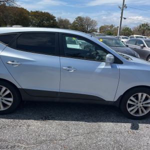 HYUNDAI TUCSON LIMITED - 10