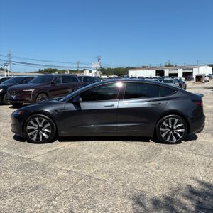صورة 3 لـ 2025 Tesla MODEL 3 LONG RANGE