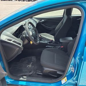 صورة مصغرة 32 لـ 2017 FORD FOCUS SE