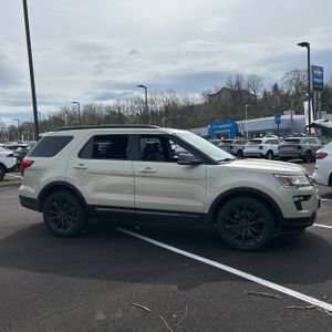 FORD EXPLORER XLT - 10