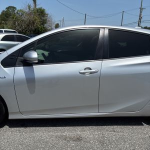 2021 Toyota PRIUS LE — фото 4