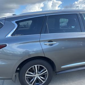 2019 Infiniti QX60 LUXE — фото 9