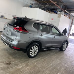 NISSAN ROGUE SV - 10