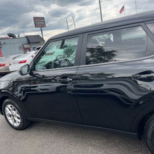 صورة 4 لـ 2023 KIA SOUL LX