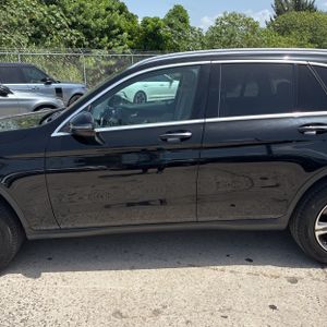 2018 Mercedes-BENZ GLC photo 4