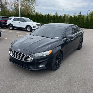 FORD FUSION SE - 1