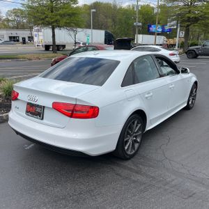 AUDI A4 2.0T PREMIUM - 8