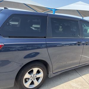 TOYOTA SIENNA - 9