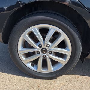 2019 KIA SOUL + thumbnail 19