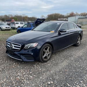 MERCEDES-BENZ E-CLASS - 1
