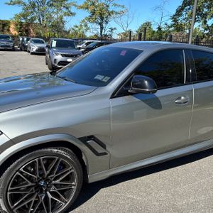 2021 BMW X6 M COMPETITION photo 2