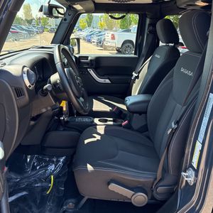 صورة مصغرة 32 لـ 2017 JEEP WRANGLER UNLIMITED SAHARA