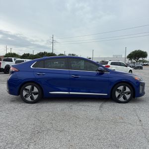 HYUNDAI IONIQ HYBRID LIMITED - 10