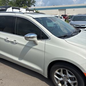 2017 Chrysler PACIFICA LIMITED — миниатюра 13